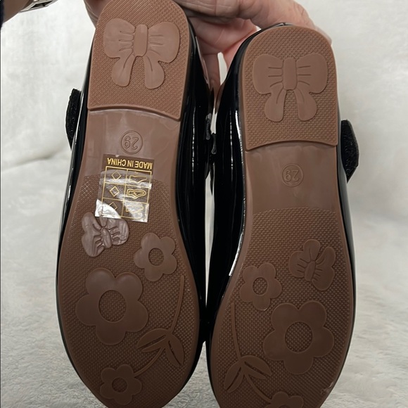 Black Patent Leather Kids Shoes with Bow - Picture 6 of 8